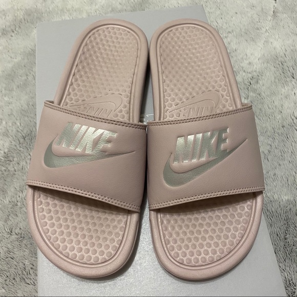 Women’s Nike Slides 8 - Picture 2 of 13